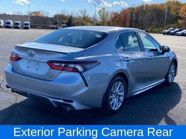 Toyota Camry SE 2023