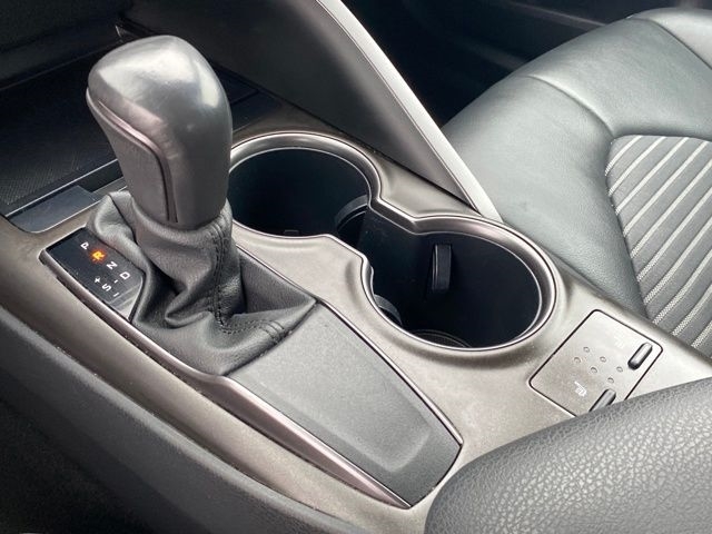 Toyota Camry SE 2023