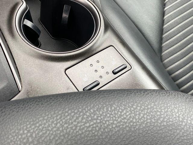 Toyota Camry SE 2023