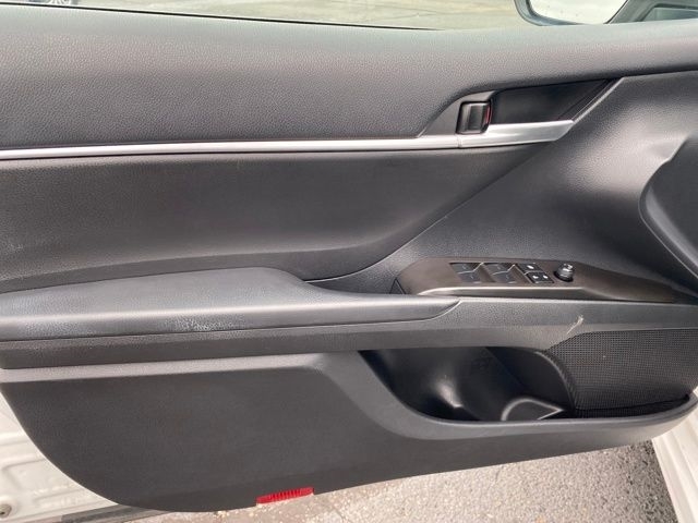 Toyota Camry SE 2023