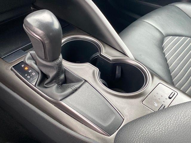 Toyota Camry SE 2023