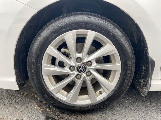 Toyota Camry SE 2023