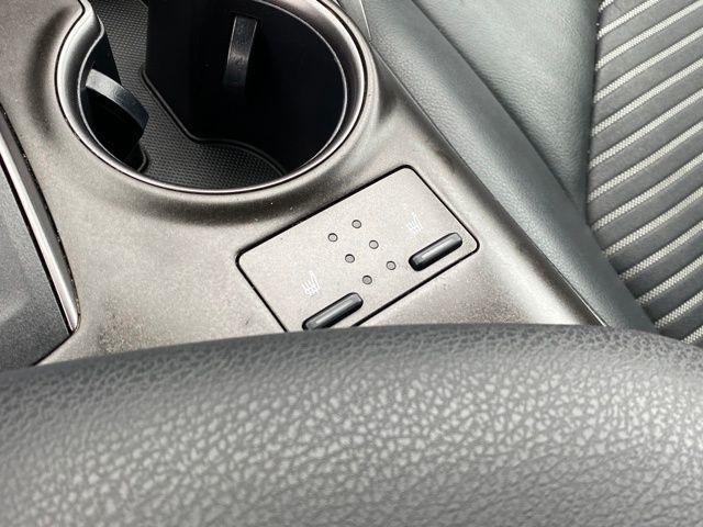 Toyota Camry SE 2023