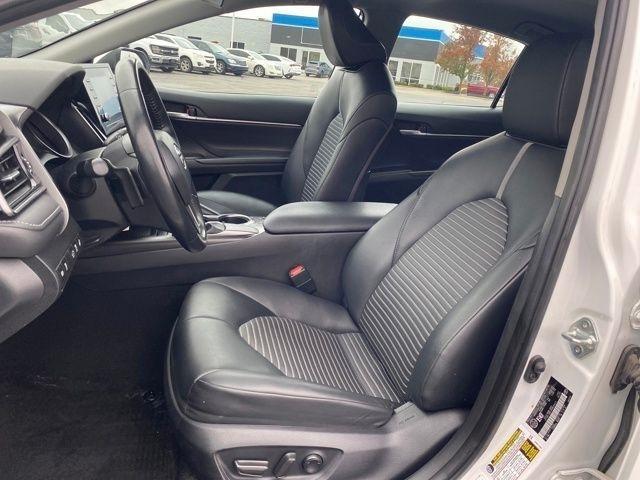 Toyota Camry SE 2023