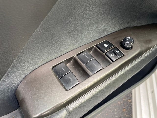 Toyota Camry SE 2023