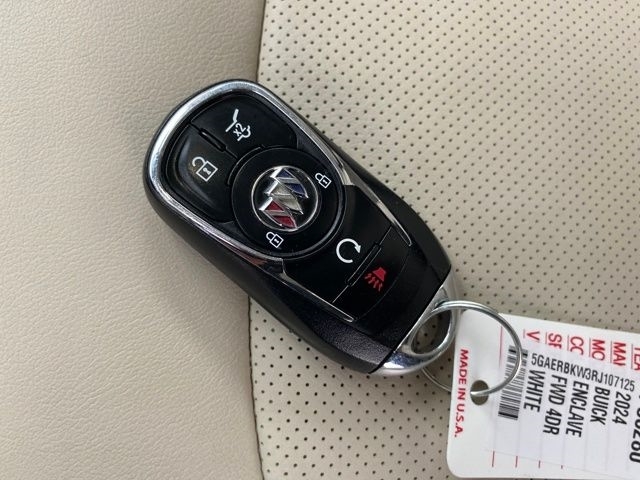 Buick Enclave Essence FWD 2024