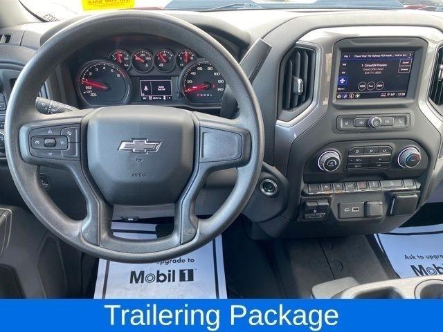 Chevrolet Silverado 1500 Trail Boss Custom Crew Cab 4WD 2023