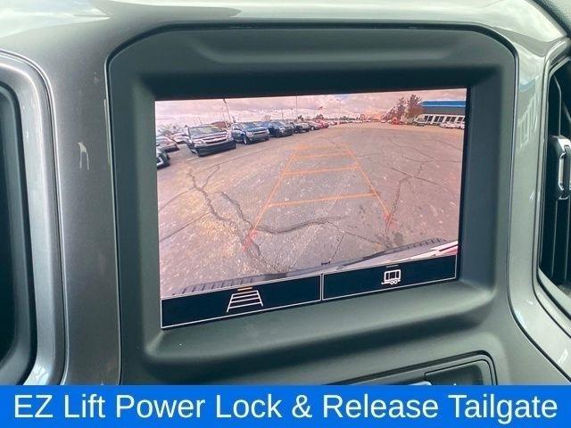 Chevrolet Silverado 1500 Trail Boss Custom Crew Cab 4WD 2023