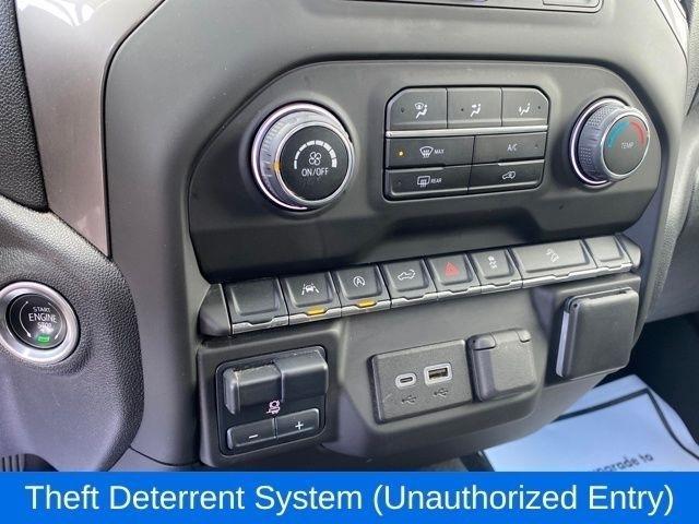 Chevrolet Silverado 1500 Trail Boss Custom Crew Cab 4WD 2023