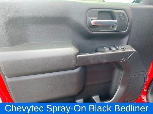 Chevrolet Silverado 1500 Trail Boss Custom Crew Cab 4WD 2023