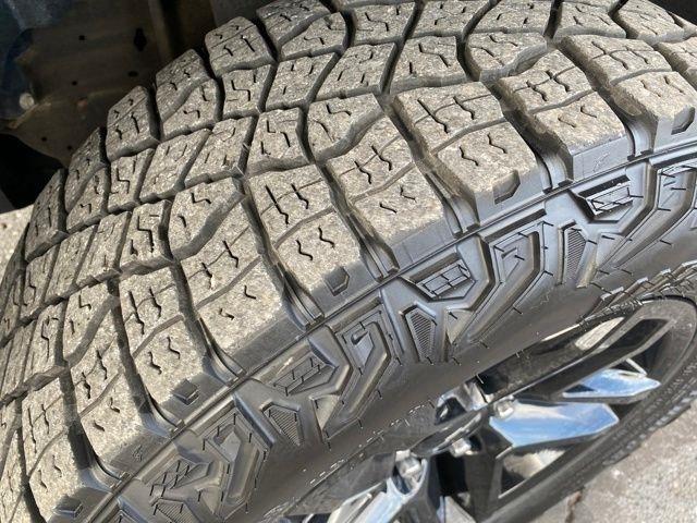 Chevrolet Silverado 1500 Trail Boss Custom Crew Cab 4WD 2023