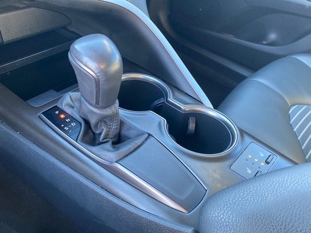 Toyota Camry SE 2023