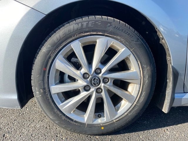 Toyota Camry SE 2023