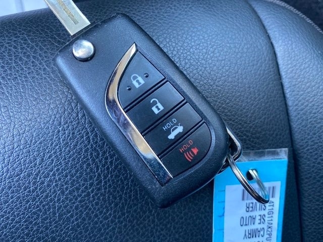 Toyota Camry SE 2023