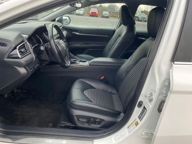 Toyota Camry SE 2022