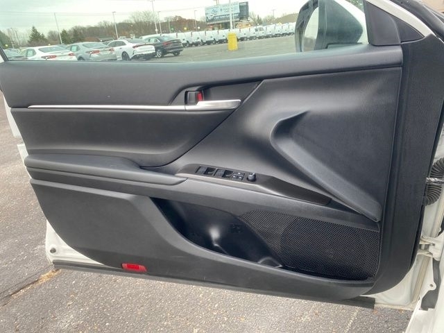 Toyota Camry SE 2022