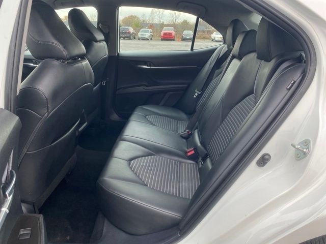 Toyota Camry SE 2022