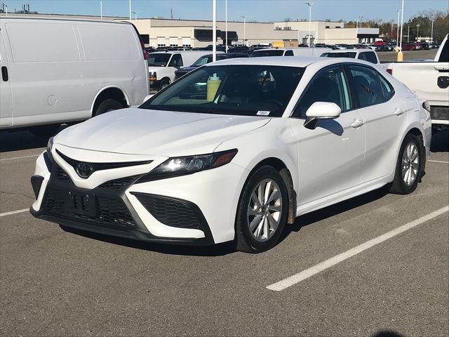 Toyota Camry SE 2022