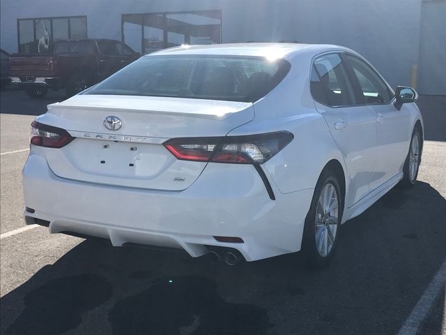 Toyota Camry SE 2022