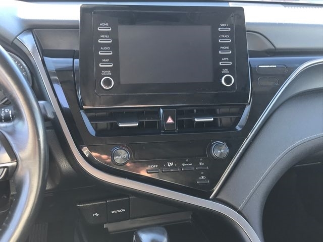 Toyota Camry SE 2022