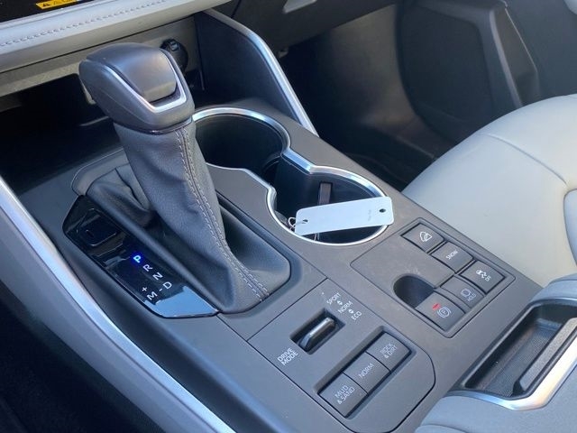 Toyota Highlander Limited AWD 2024