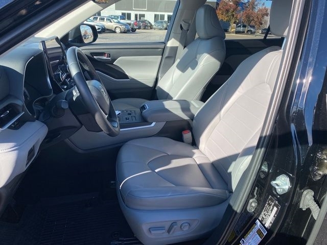 Toyota Highlander Limited AWD 2024