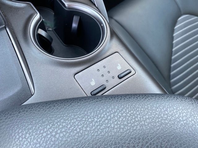 Toyota Camry SE 2023