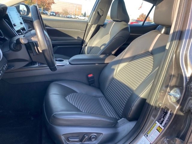 Toyota Camry SE 2023