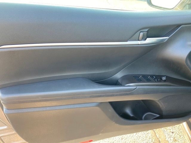 Toyota Camry SE 2023