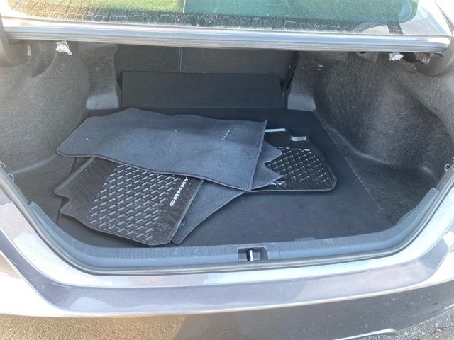 Toyota Camry SE 2023