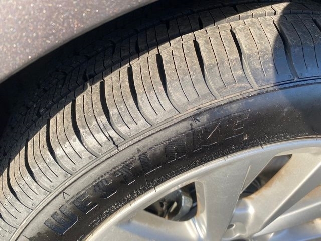 Toyota Camry SE 2023