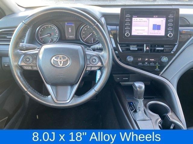 Toyota Camry SE 2023