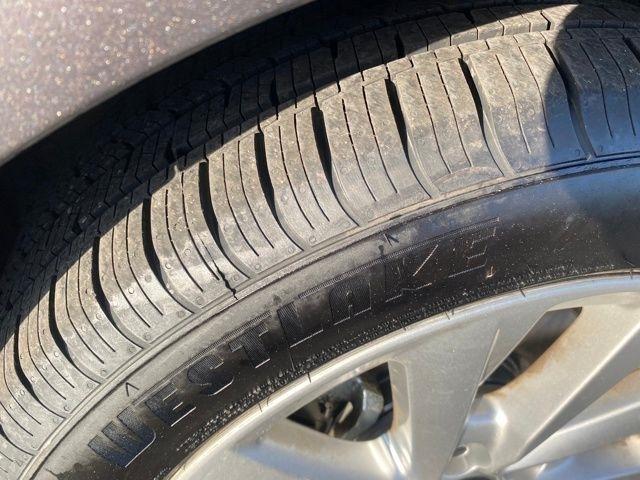 Toyota Camry SE 2023