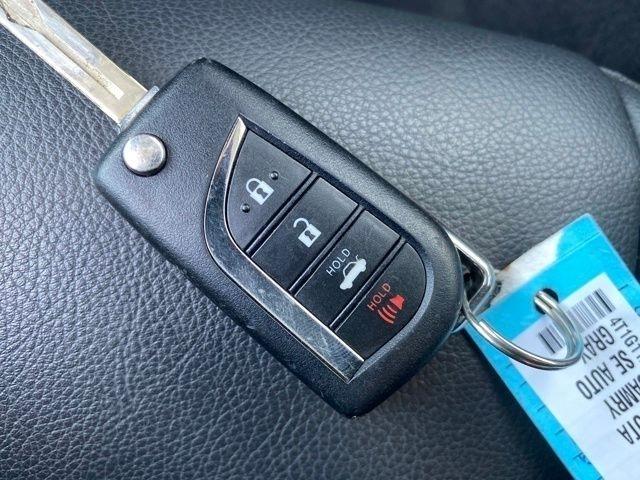 Toyota Camry SE 2023