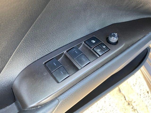 Toyota Camry SE 2023