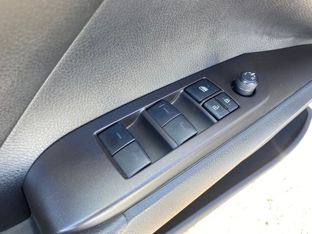 Toyota Camry SE 2023