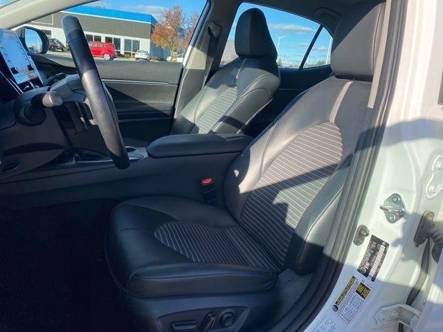 Toyota Camry SE 2023