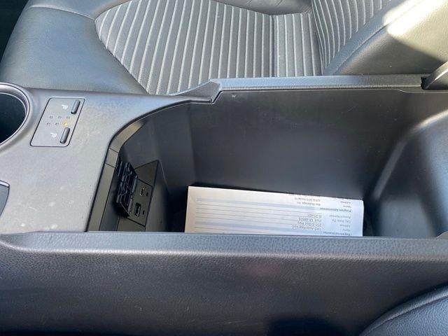 Toyota Camry SE 2023