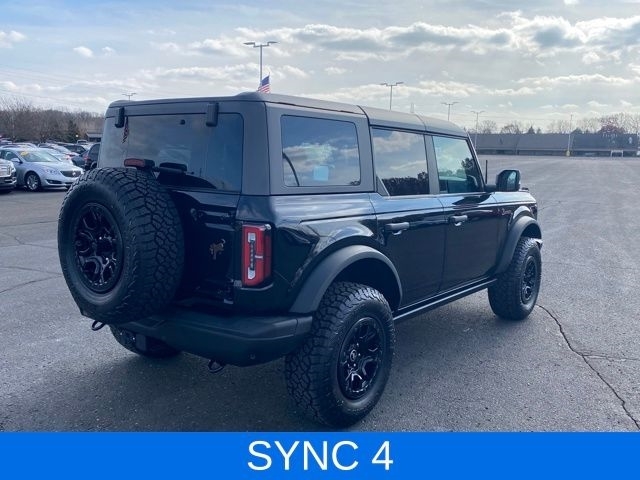 Ford Bronco Base 4-Door w/Advanced 2022