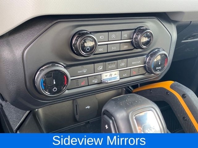 Ford Bronco Base 4-Door w/Advanced 2022