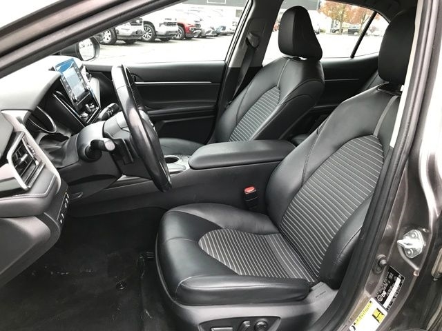 Toyota Camry SE 2023