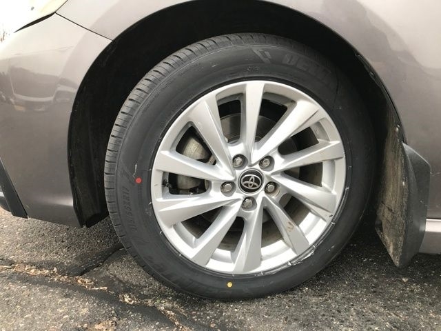 Toyota Camry SE 2023