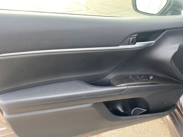 Toyota Camry SE 2023