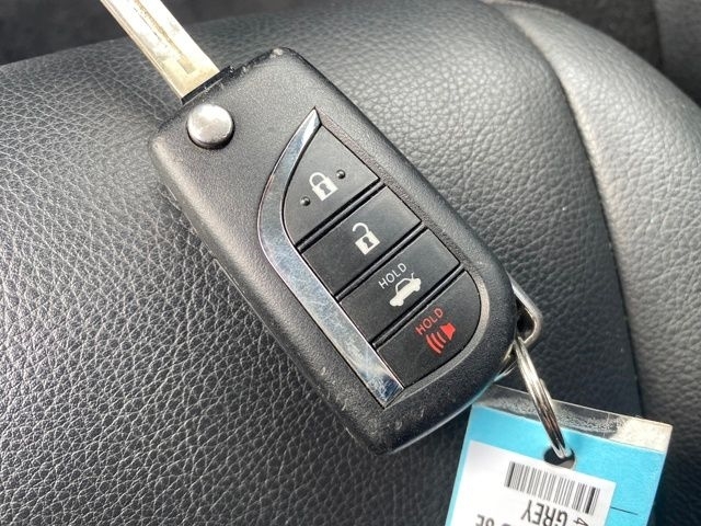 Toyota Camry SE 2023