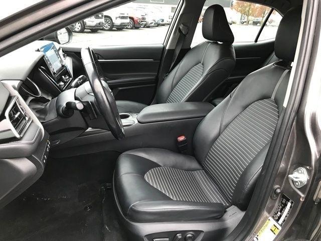 Toyota Camry SE 2023