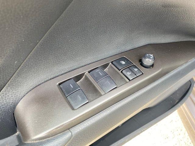 Toyota Camry SE 2023