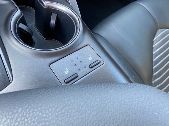 Toyota Camry SE 2023