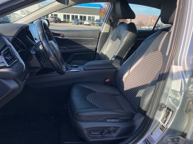 Toyota Camry SE 2023