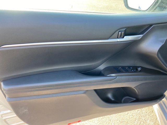 Toyota Camry SE 2023