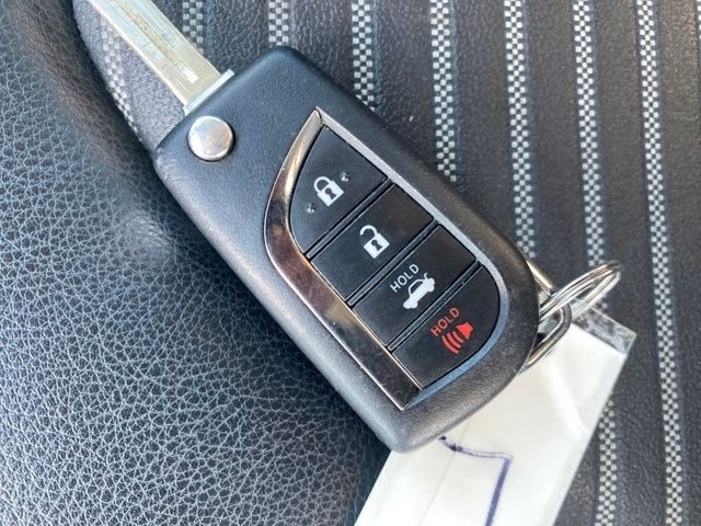 Toyota Camry SE 2023